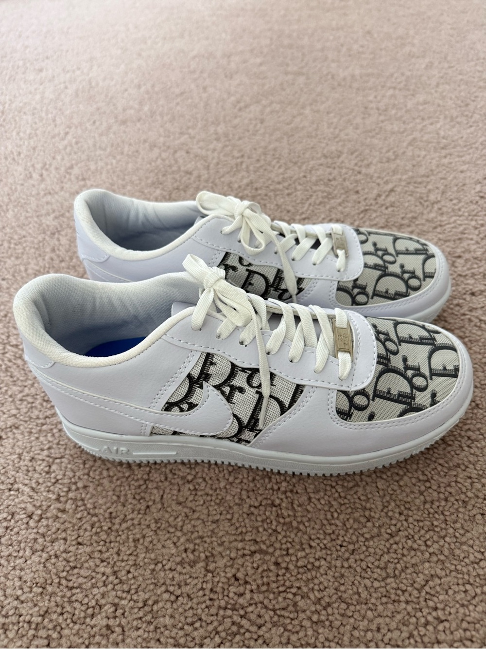 Dior White and Black Oblique Logo Sneakers - Picture 2 of 5